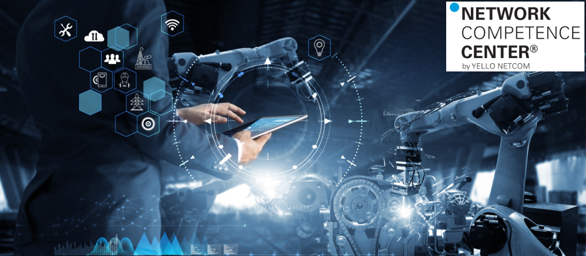 Ein Mann tippt auf seinem Tablett, im Vordergrund ein Roboterarm, der durch das Tablett gesteuert wird. Oben rechts:Das Logo des Yello Netcom Network Competence Centers: Ein blauer Punkt oben links und daneben der Schriftzug "Network Competence Center by Yello Netcom"